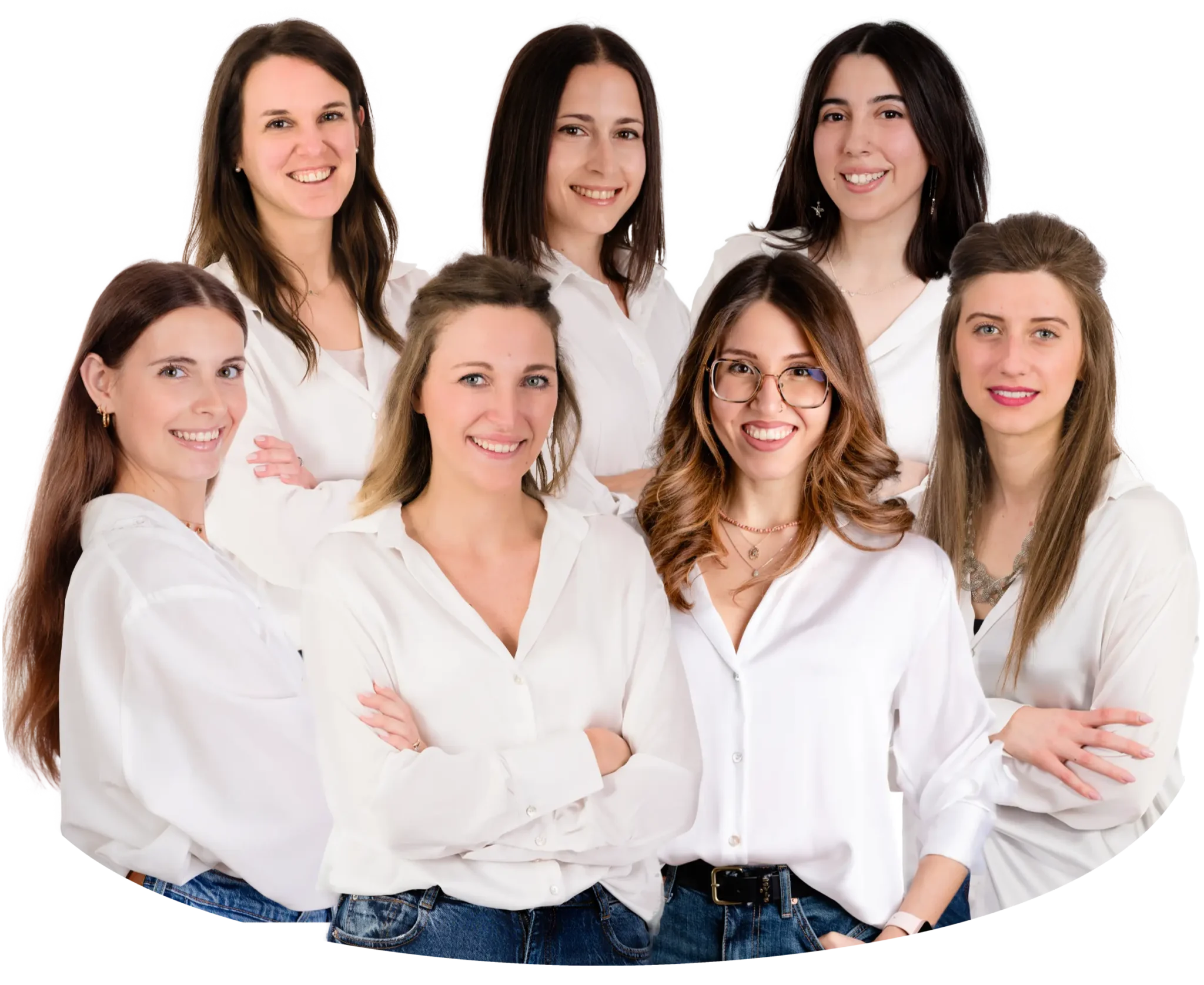 Psicologhe vicino a me sono un gruppo di psicologhe vestite in bianco e blue jeans, di esperienza ma dall'aspetto giovanile e accogliente